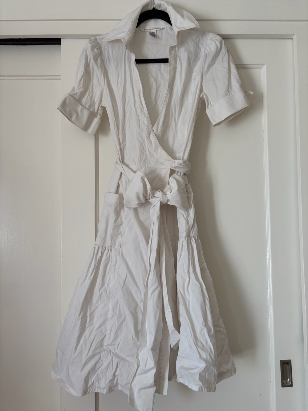 Diane vonFurstenberg White Wrap Midi Dress size 4